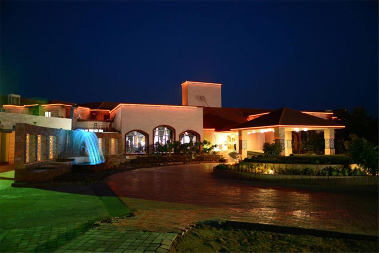 Regenta Resort Bhuj By Royal Orchid Hotels Limited Exterior photo