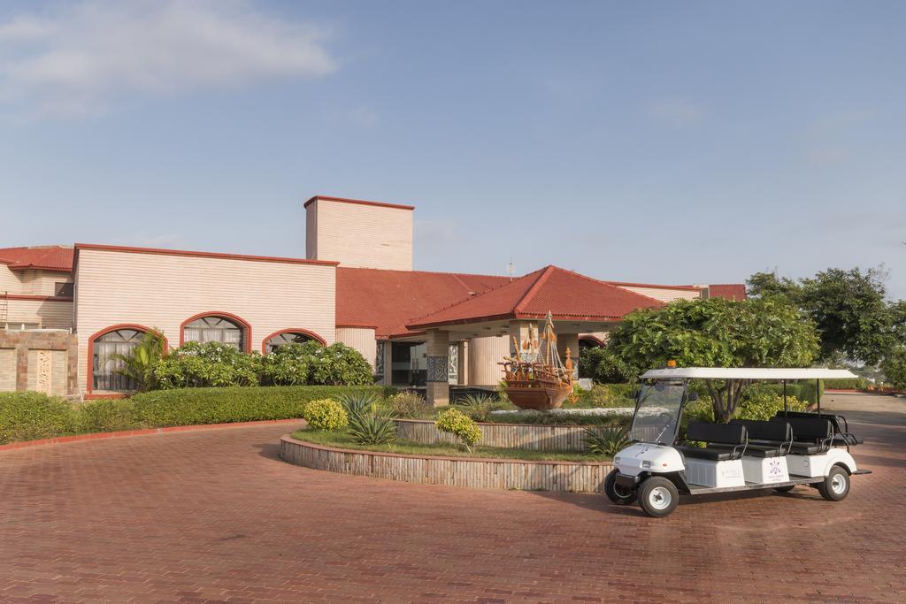 Regenta Resort Bhuj By Royal Orchid Hotels Limited Exterior photo