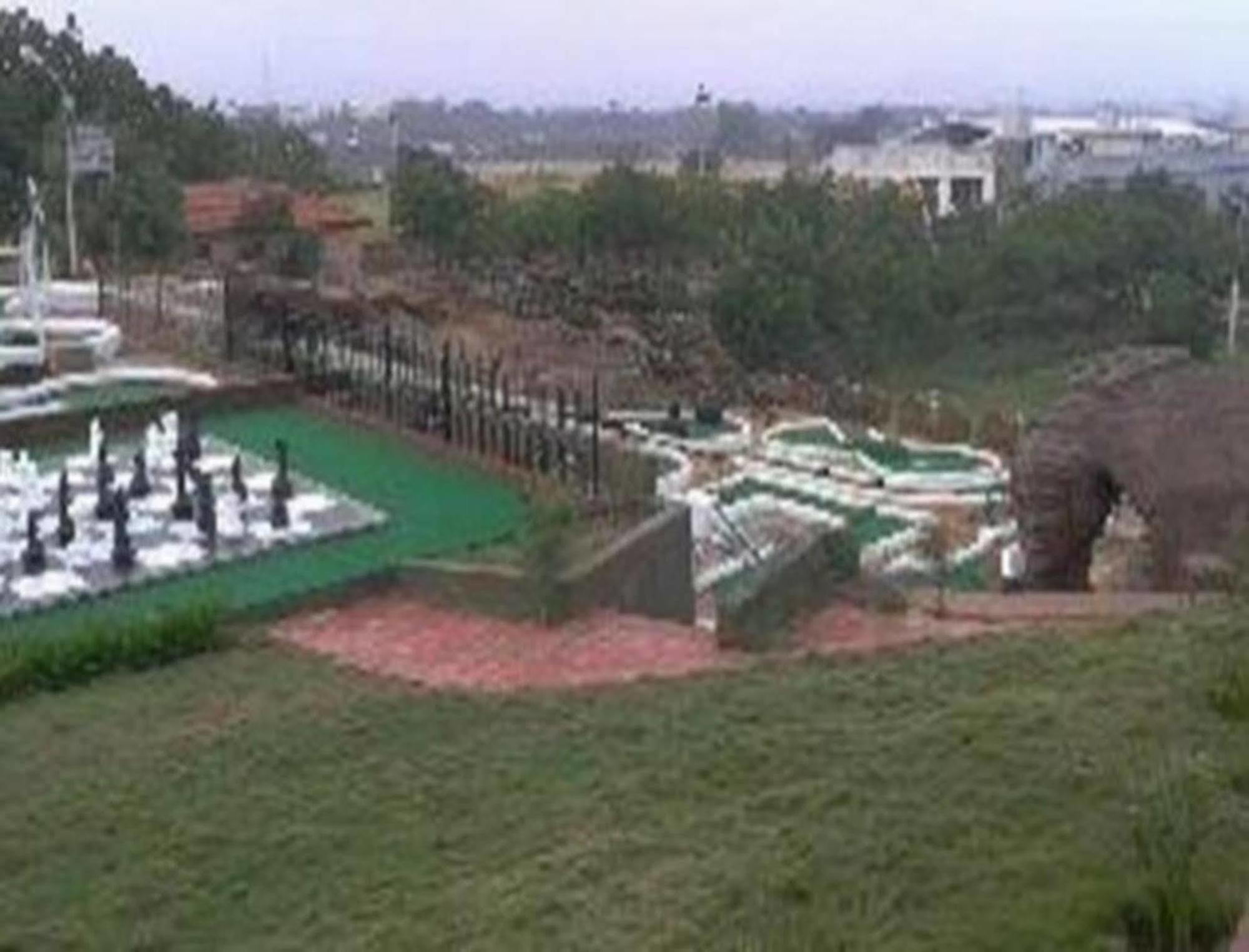 Regenta Resort Bhuj By Royal Orchid Hotels Limited Exterior photo