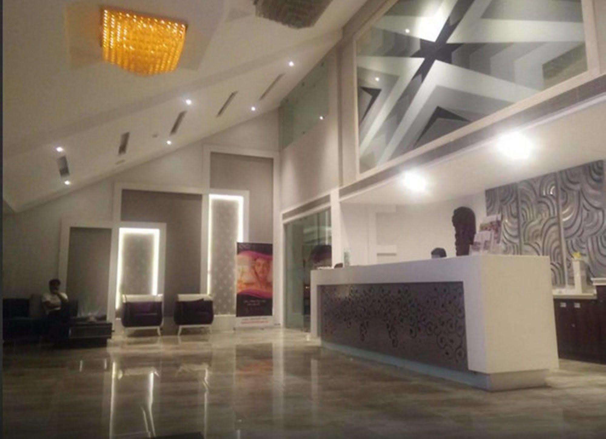 Regenta Resort Bhuj By Royal Orchid Hotels Limited Exterior photo
